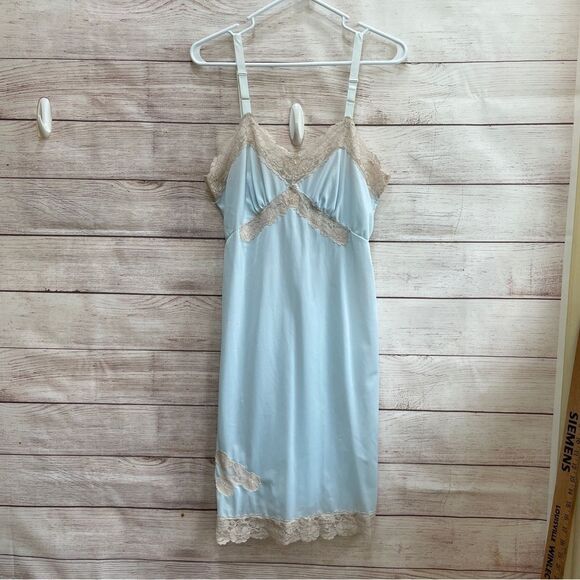 VINTAGE DIXIE BELLE FULL SLIP IN BLUE - Picture 1 of 7
